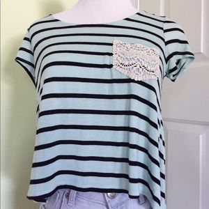 loose striped top with lace pocket